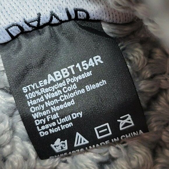 D&Y Beanie Hat Messy Bun Ponytail Beanie Cap Soft Stretch Knit Gray Repreve NWT - Picture 11 of 11